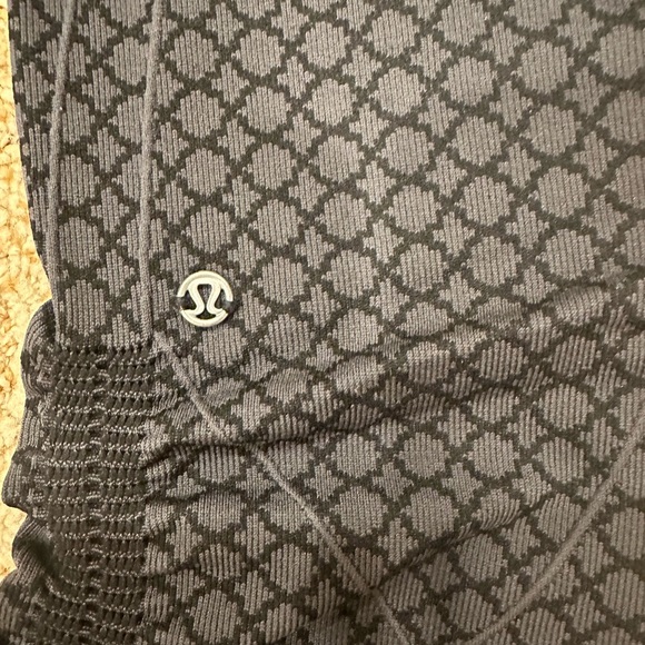New Without Tags - Lululemon In The Flow Crop II leggings sz 4. - Picture 2 of 5